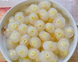 Hình bước làm 5 của món Chè hạt sen long nhãn