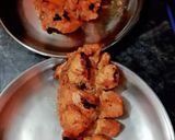 A picture of step 4 of Chicken tikka with puri.