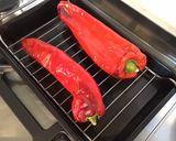 Une image de l'étape 2 de Pieuvres de poivrons grillés île de betteraves et mer de courgette.