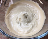 Foto del paso 2 de la receta: Tarta de Rosas 🌹(Bizcocho de chocolate y crema de queso-chocolate)