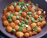 Foto langkah ke 5 dari resep Sambal Goreng Kerupuk Krecek Pete.