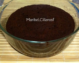Foto del paso 7 de la receta: Bizcocho de chocolate y remolacha, cubierto de ganache de chocolate negro y frambuesas (En microondas)
