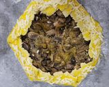 Foto langkah ke 8 dari resep Mushroom Galette (GF).