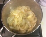 Une image de l'étape 1 de Chou rouge braisé aux pommes.