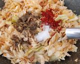 Foto langkah ke 5 dari resep Kiymalı Kapuska (Cabbage Stew with Minced Meat).