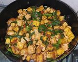Foto langkah ke 3 dari resep Tumis tahu dan daun ulat ed.