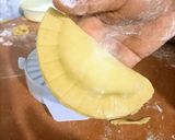 A picture of step 6 of Home made meat pie.