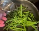A picture of step 1 of Garlic & Butter Green Beans.