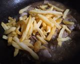 Hình bước làm 1 của món Khoai xào thịt
