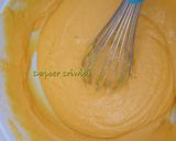 Foto langkah ke 3 dari resep Carrot cake with chocolate sauce.