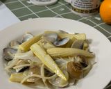 A picture of step 9 of White Sauce Clam Pasta.