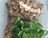 Foto del paso 1 de la receta: Bocadillo de bonito con rúcula y canónigos