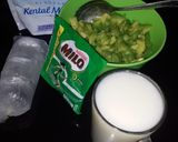 Foto langkah ke 1 dari resep Es Alpukat Kocok Milo.