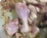 A picture of step 2 of Delicious white chicken karahi serve with chupri chapati.