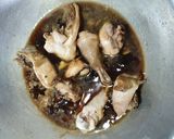 Foto langkah ke 2 dari resep Ayam kecap kering.
