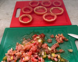 Foto del paso 1 de la receta: Aros de tomate rellenos