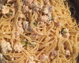 Foto del paso 10 de la receta: Espaguetis con trucha asalmonada y alcaparras