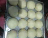 Foto langkah ke 6 dari resep Roti Manis Susu eggless isi cokelat.