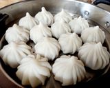 पारंपरिक उकडीचे मोदक (ukadiche modak recipe in marathi) रेसिपी स्टेप 5 फोटो
