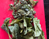 Foto del paso 2 de la receta: Topping verde para los restos de la pizza