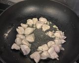 Foto langkah ke 2 dari resep Tumis Ayam Pakcoy.