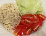 รูปขั้นตอนการทำที่ 1 ของ ยำอกไก่ฉีก เมนูเด็ก 2 ขวบขึ้นไป