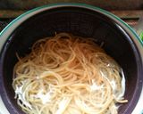 Foto del paso 3 de la receta: Espaguetti con salsa de carne y albahaca