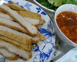 Hình bước làm 2 của món Cá saba nướng giấy bạc cuốn bánh tráng