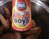 Foto del paso 1 de la receta: Pollo y papas con soya