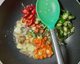 Foto langkah ke 6 dari resep Tumis Kacang Panjang dan Labu Siam.