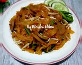 Foto langkah ke 5 dari resep Kwetiau goreng.