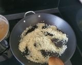 Une image de l'étape 1 de Arrancini chèvre épinard à la friteuse à air.