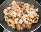 Foto del paso 2 de la receta: Gambones al ajillo con champiñones