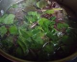 Hình bước làm 2 của món Canh rau dền cơm nấu gà