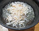 Foto del paso 4 de la receta: Carré marinado a caballo, zanahoria, fideos dorados y perejil