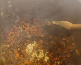 Foto del paso 5 de la receta: Carrilleras al vino en olla express