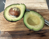 Foto del paso 2 de la receta: Bocata de atún y aguacate con pico de gallo