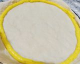 A picture of step 1 of Corners Cheese filled pizza.