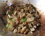 Foto langkah ke 4 dari resep Tumis Bakso Mercon 🌶💥.