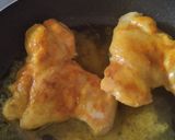 Foto del paso 2 de la receta: Contramuslos🍗de pollo a la naranja🍊🧄🍯