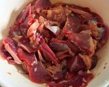 Hình bước làm 1 của món Lòng vịt xào măng