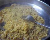 A picture of step 3 of Veg Maggi.