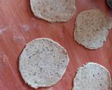 Foto del paso 1 de la receta: Empanadas caprese con masa casera