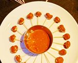 मखाना चॉकलेट लॉलीपॉप(Makhana chocolate lollipop recipe in Hindi) रेसिपी चरण 7 फोटो