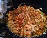 A picture of step 5 of Chicken veg macroni roll.