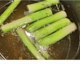 Foto del passaggio 1 della ricetta Risotto con asparagi e gamberetti