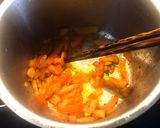 A picture of step 2 of Quang-Style Beef Noodles (Mỳ Quảng Bò).