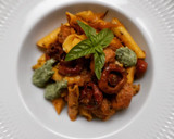 Foto del paso 8 de la receta: Garganelli con albóndigas, rovellons y cebolla caramelizada