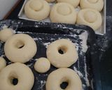 Foto langkah ke 7 dari resep Donat Maizena Super Empuk dan Montok.