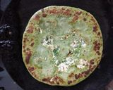 पालक पनीर पराठा (palak paneer paratha recipe in marathi) रेसिपी स्टेप 3 फोटो 